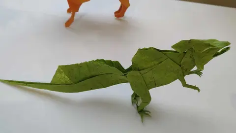 La ciudad de León acoge desde este jueves la vigésimo séptima Convención Internacional organizada por la Asociación Española de Papiroflexia, un encuentro que congrega a cerca de 150 aficionados y especialistas de esta disciplina artística basada en la transformación del papel mediante pliegues.