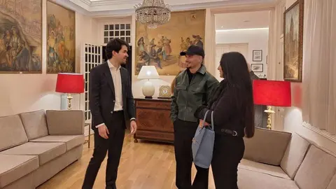 La sede de la Casa de León en Madrid acogió en la tarde del 5 de marzo una nueva sesión del ciclo Encuentros en la Casa de León, iniciativa impulsada por su presidente, Diego San Martín. El protagonista de la jornada fue el boxeador leonés Antonio Barrul, quien mantuvo un diálogo con socios y asistentes para repasar su trayectoria personal y deportiva.