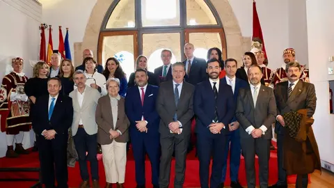 El alcalde de León, José Antonio Diez, preside el acto de entrega de la Medalla de Oro de la Ciudad a la Cámara de Comercio de León. Foto: Campillo.