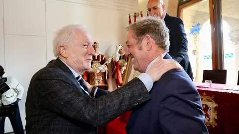 El alcalde de León, José Antonio Diez, preside el acto de entrega de la Medalla de Oro de la Ciudad a la Cámara de Comercio de León. Foto: Campillo.