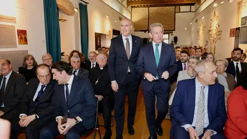 El alcalde de León, José Antonio Diez, preside el acto de entrega de la Medalla de Oro de la Ciudad a la Cámara de Comercio de León. Foto: Campillo.