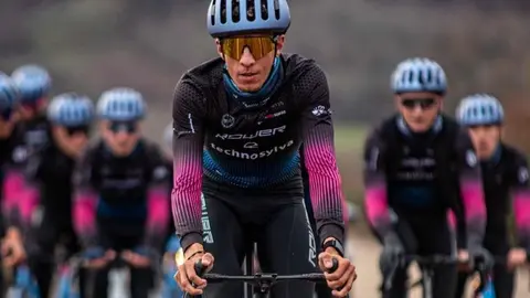 Technosylva Rower Bembibre brilla en Galicia y Portugal en élite-sub23. Adrián Lozano y Gabriel Baptista destacan en la Rutas Xacobeas y la Clássica de Santo Tirso, consolidando la buena arrancada de la temporada para el equipo leonés.