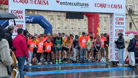 León reúne a 800 corredores en la carrera solidaria de Entreculturas. La prueba ‘Corre por una Causa’ destina su recaudación a la educación de menores refugiados en Sudán del Sur y la República Democrática del Congo. Fotos: AytoLeón