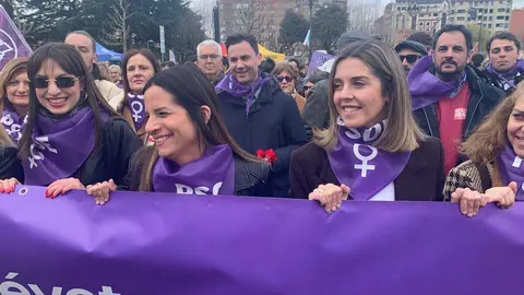 La vicesecretaria general del PSOE de Castilla y León y candidata por León a las Cortes, Nuria Rubio, asiste a la manifestación del 8M en León.
