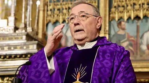 La Federación de Vecinos Rey Ordoño de León homenajea a la reina Urraca I, en el 900 aniversario de su muerte, bajo el título 'Por Urraca y todo su reino'. Foto: Campillo.