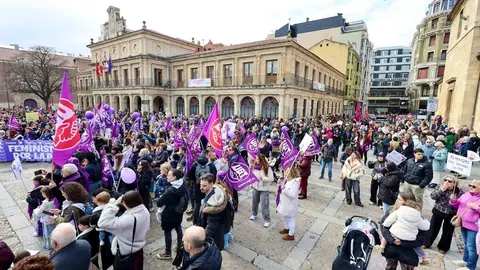 La Comisión 8M organiza una manifestación en León por el Día Internacional de la Mujer. Foto: Campillo.