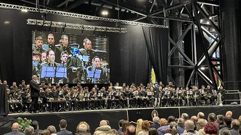 El Palacio de Exposiciones y Congresos de León acogió este domingo un concierto de la Agrupación Musical de la Cofradía Angustias y Soledad, que congregó a cerca de 1.500 personas en uno de los actos musicales previos a la Semana Santa leonesa.