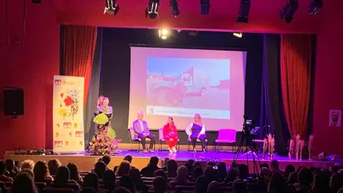La Casa de Cultura de Carrizo de la Ribera acogió este fin de semana la X Gala del Día Internacional de la Mujer ‘Yo Soy’, un encuentro que congregó a numeroso público y que volvió a convertir a la localidad en punto de encuentro para la reflexión y la reivindicación en favor de la igualdad.
