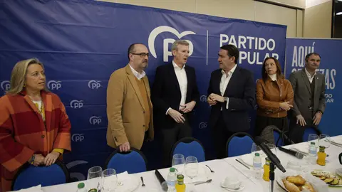 El presidente del PP de Galicia, Alfonso Rueda, durante su participación en el acto sectorial ‘Emprendimiento e infraestructuras’', en Ponferrada. Foto: César Sánchez.