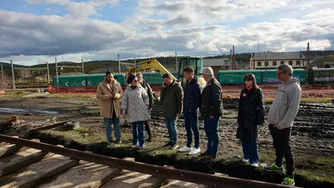 Cendón visita en Villagatón-Brañuelas proyectos e iniciativas que contribuyen a fijar población en el medio rural financiadas por el Gobierno y reclaman la implantación de los ciclos de la ESO en el colegio local.