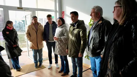 Cendón visita en Villagatón-Brañuelas proyectos e iniciativas que contribuyen a fijar población en el medio rural financiadas por el Gobierno y reclaman la implantación de los ciclos de la ESO en el colegio local.