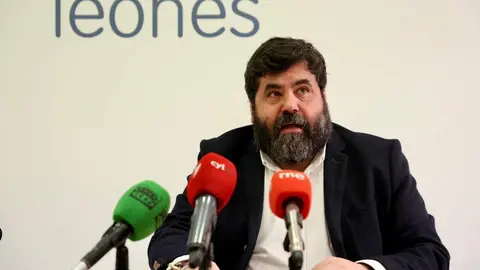 El Círculo Empresarial Leonés (CEL) y la Asociación Leonesa de Empresarios del Transporte (Altradime) hablan de la situación que del sector del transporte profesional ante la subida del precio de los carburantes y presentar las propuestas de apoyo dirigidas a las administraciones públicas. Foto: Campillo.