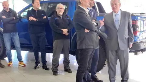 El concesionario oficial de Ford Motor Company en León, Auto Palacios, ha sido distinguido con el President’s Award 2026, un reconocimiento que la marca concede a los concesionarios con mayor excelencia en atención al cliente. El galardón llega además en un año simbólico para la empresa, que conmemora medio siglo de actividad en la ciudad, recordando sus inicios, el crecimiento del negocio y el papel de trabajadores históricos como Goyo, que acumula casi cinco décadas en la compañía.