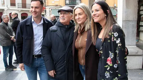 Milagros Tolón, ministra de Educación, Formación Profesional y Deportes visita León acompañada por Nuria Rubio, candidata socialista por León y Javier Alfonso Cendón, diputado nacional. Fotos: Peio García.