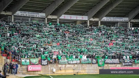 La Cultural y Deportiva Leonesa compitió de tú a tú ante el líder, pero la eficacia del Racing de Santander decidió el duelo en el Estadio Reino de León. El equipo leonés volvió a quedarse sin premio pese a su buen partido y ve cómo el margen para la salvación se reduce.