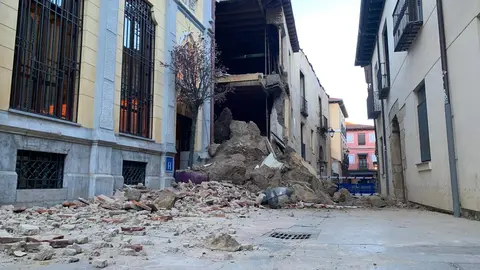 Colapsa una parte de la histórica casona de Dámaso Merino sin causar heridos. Foto: A.F.R.