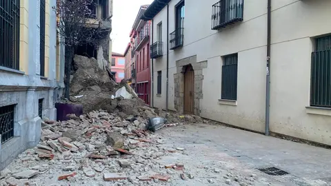 Colapsa una parte de la histórica casona de Dámaso Merino sin causar heridos. Foto: A.F.R.