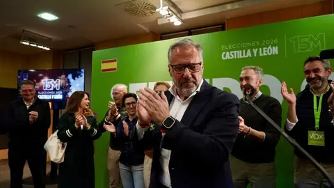 El candidato de VOX a la presidencia de Castilla y León, Carlos Pollán, en el  AC Hotel Palacio de Santa Ana, Arroyo de la Encomienda (Valladolid) donde ha seguido el resultado de las elecciones. Foto: Eduardo Margareto.