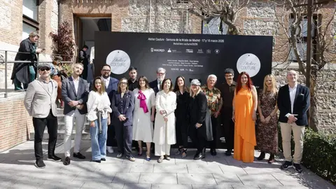María Petit y Santiago Aparicio con diseñadores y expositores de Atelier Couture.