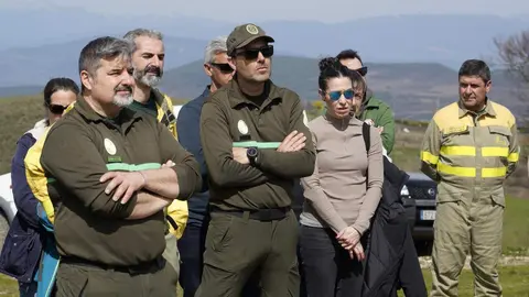 Homenaje al bombero forestal soriano, Nacho Rumbao, fallecido el 17 de agosto en Espinoso de Compludo, durante las labores de extinción del incendio de Llamas de Cabrera. Foto: César Sánchez.