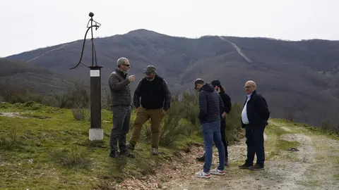 Homenaje al bombero forestal soriano, Nacho Rumbao, fallecido el 17 de agosto en Espinoso de Compludo, durante las labores de extinción del incendio de Llamas de Cabrera. Foto: César Sánchez.