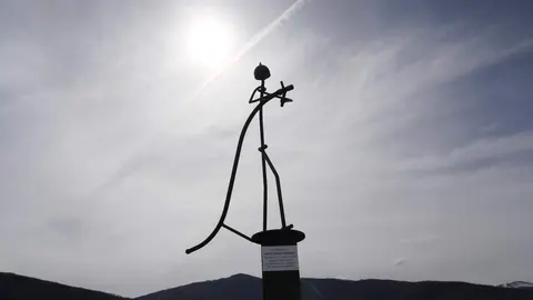 Homenaje al bombero forestal soriano, Nacho Rumbao, fallecido el 17 de agosto en Espinoso de Compludo, durante las labores de extinción del incendio de Llamas de Cabrera. Foto: César Sánchez.