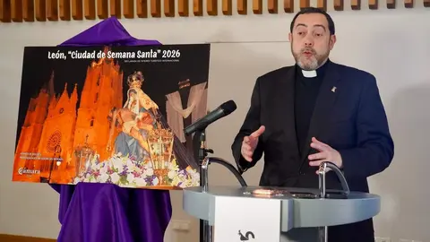 El presidente de la Cámara de Comercio de León, Javier Vega, presenta la campaña promocional de la Semana Santa. Foto: Campillo.