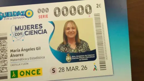 Presentación del cupón de la ONCE dedicado a la matemática Mª Ángeles Gil Álvarez que pertenece a la serie 'Mujeres con Ciencia'. Foto: Campillo.