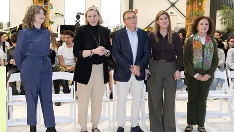 El proyecto FP STEAM Mujer reúne en Valladolid a estudiantes y profesionales para acercar la Formación Profesional a las oportunidades del ámbito científico-tecnológico y fomentar el talento joven, especialmente femenino, en sectores con gran proyección.