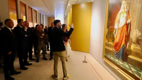 El alcalde de León, José Antonio Diez, preside la inauguración oficial de la exposición ‘Reina Ella. Urraca I de León’ con la presencia del presidente del Principado de Asturias, Adrián Barbón, el consejero de Cultura, Turismo y Deporte de la Junta de Castilla y León, Gonzalo Santonja, y el presidente de la Diputación de León, Gerardo Álvarez Courel, entre otras autoridades. Foto: Campillo.