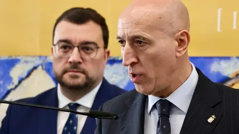 El alcalde de León, José Antonio Diez, preside la inauguración oficial de la exposición ‘Reina Ella. Urraca I de León’ con la presencia del presidente del Principado de Asturias, Adrián Barbón, el consejero de Cultura, Turismo y Deporte de la Junta de Castilla y León, Gonzalo Santonja, y el presidente de la Diputación de León, Gerardo Álvarez Courel, entre otras autoridades. Foto: Campillo.