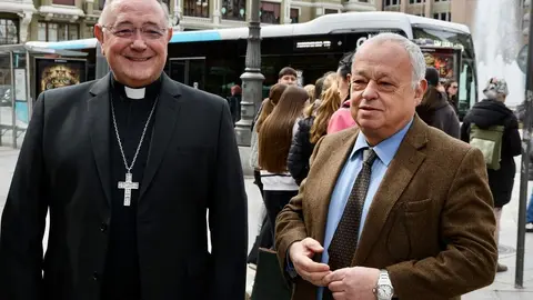 El alcalde de León, José Antonio Diez, preside la inauguración oficial de la exposición ‘Reina Ella. Urraca I de León’ con la presencia del presidente del Principado de Asturias, Adrián Barbón, el consejero de Cultura, Turismo y Deporte de la Junta de Castilla y León, Gonzalo Santonja, y el presidente de la Diputación de León, Gerardo Álvarez Courel, entre otras autoridades. Foto: Campillo.