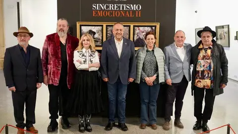 El presidente de la Diputación de León, Gerardo Álvarez Courel, inaugura la exposición ‘Sincretismo emocional II’ e informa sobre nuevas acciones del Museo de los Pueblos Leoneses. Foto: Campillo.