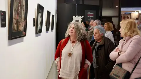 El presidente de la Diputación de León, Gerardo Álvarez Courel, inaugura la exposición ‘Sincretismo emocional II’ e informa sobre nuevas acciones del Museo de los Pueblos Leoneses. Foto: Campillo.