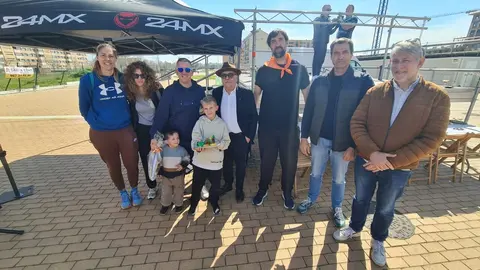 La Lastra celebra su sábado tortillero con sabor, premios y convivencia. Quince participantes llenan de ambiente la Plaza Cámara de Comercio en una jornada festiva y con buen nivel 'tortillero'.