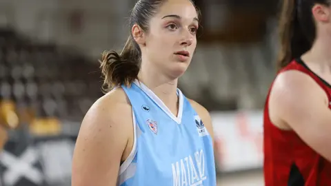 El BF León firmó una victoria clave este sábado ante el Talenom Boet Mataró (77-59) en el Palacio Municipal de los Deportes Urbano González, un resultado que le permite dar un paso firme hacia los puestos de play-off. Fotos: Isaac Llamazares