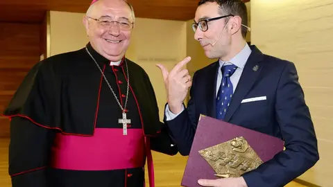 Acto de proclamación del pregón oficial de la Semana Santa de León a cargo de Carlos García Rioja. Foto: Campillo