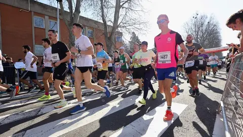 Salida de la XVI edición de la Media Maratón de León y la Carrera 5K , a las que acude el alcalde de la ciudad, José Antonio Diez. Foto: Campillo.