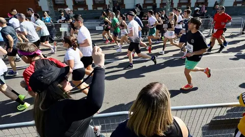 Salida de la XVI edición de la Media Maratón de León y la Carrera 5K , a las que acude el alcalde de la ciudad, José Antonio Diez. Foto: Campillo.