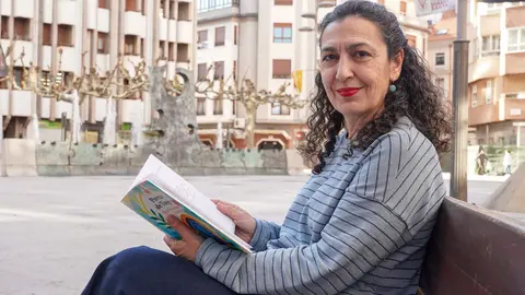 Marifé de la Torre presenta el libro 'Puertas de Tánger. Historias para abrir el alma'. Foto: Campillo.