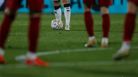 Un penalti en el último minuto de Chacón permite al equipo leonés sobrevivir ante un Castellón superior por momentos y seguir soñando con una milagrosa salvación