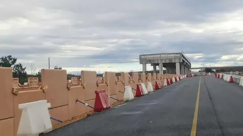 La transformación del tramo de la N-120 a la altura del kilómetro 319, en el entorno de Villadangos del Páramo, avanza con una intervención de gran envergadura que modificará de forma sustancial la movilidad en el principal eje viario del centro de la provincia de León.