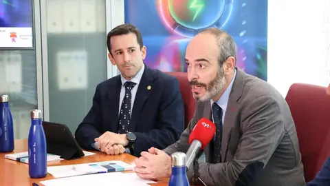 Universidad, Junta y Red Eléctrica impulsan la formación en renovables y geoestrategia en el XI Campus de la Energía Eléctrica. Foto: ULE.