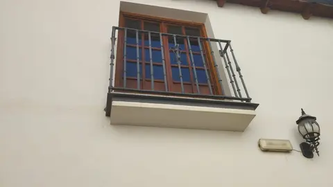 El Ayuntamiento de Astorga ha ejecutado nuevas actuaciones en la Casa Panero centradas en la reparación y conservación de sus carpinterías exteriores de madera, unos elementos que presentaban un acusado deterioro por el paso del tiempo.