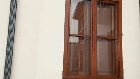 El Ayuntamiento de Astorga ha ejecutado nuevas actuaciones en la Casa Panero centradas en la reparación y conservación de sus carpinterías exteriores de madera, unos elementos que presentaban un acusado deterioro por el paso del tiempo.