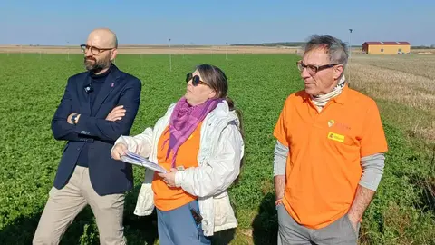 El subdelegado del Gobierno destaca el impulso al relevo generacional durante su visita a la explotación EcoCarreCea.