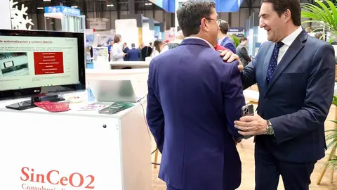 El consejero de Medio Ambiente, Vivienda y Ordenación del Territorio, Juan Carlos Suárez-Quiñones, visita la feria Rebuild en Madrid. Foto: Juan Lázaro.