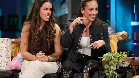 La leonesa María Martín-Granizo ha vuelto a dejar huella este miércoles en La Revuelta, donde su historia de esfuerzo, disciplina y superación quedó patente durante una entrevista personal y salpicada con no pocas curiosidades. Referente del esquí adaptado por su constancia y capacidad de sacrificio, compartió protagonismo con Audrey Pascual, otra de las grandes figuras del equipo español paralímpico.