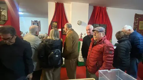 El grupo San Pedro del Castro impulsa una muestra que adelanta el ambiente cofrade en León. Fotos: AytoLeón