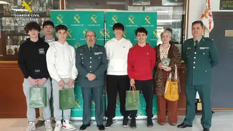 La Guardia Civil de León ha celebrado este jueves la entrega de premios de la 'VII edición de la Ciberliga pre-amateur', una iniciativa dirigida a estudiantes de 4º de la ESO para promover el uso seguro de Internet y despertar vocaciones tecnológicas.